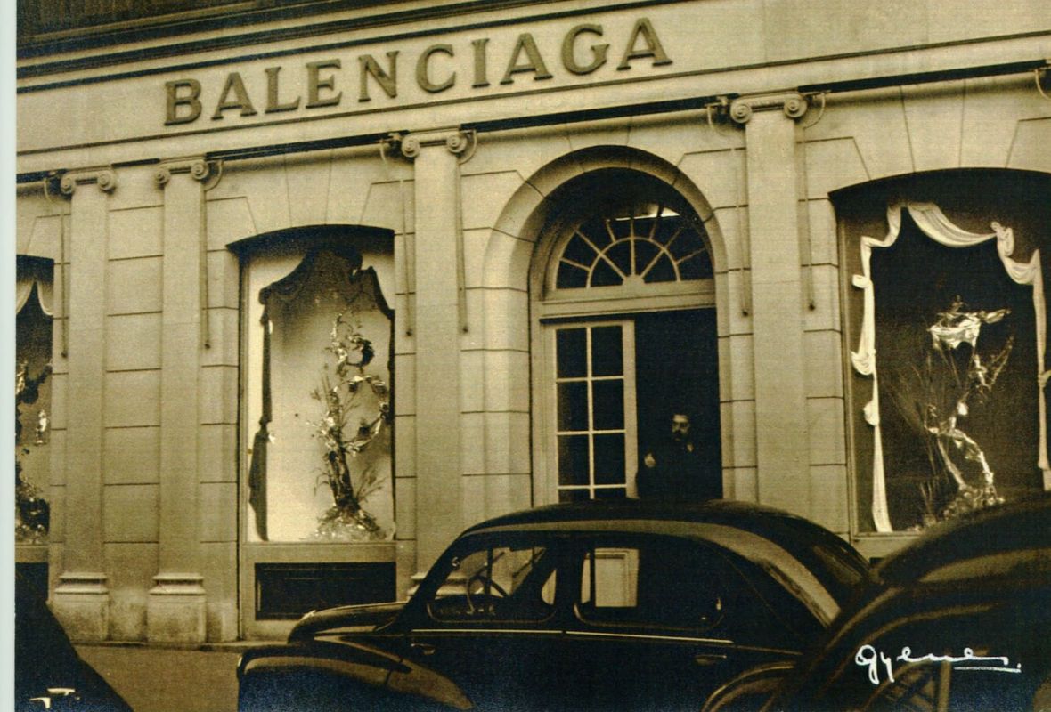 ART and ARCHITECTURE, mainly: Cristobal Balenciaga comes to